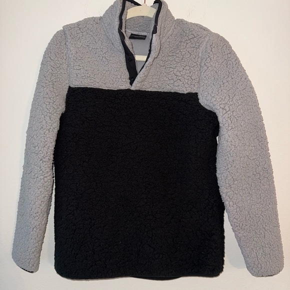 32 Degrees Sweaters - 32 Degrees Gray and Black Sherpa Pullover